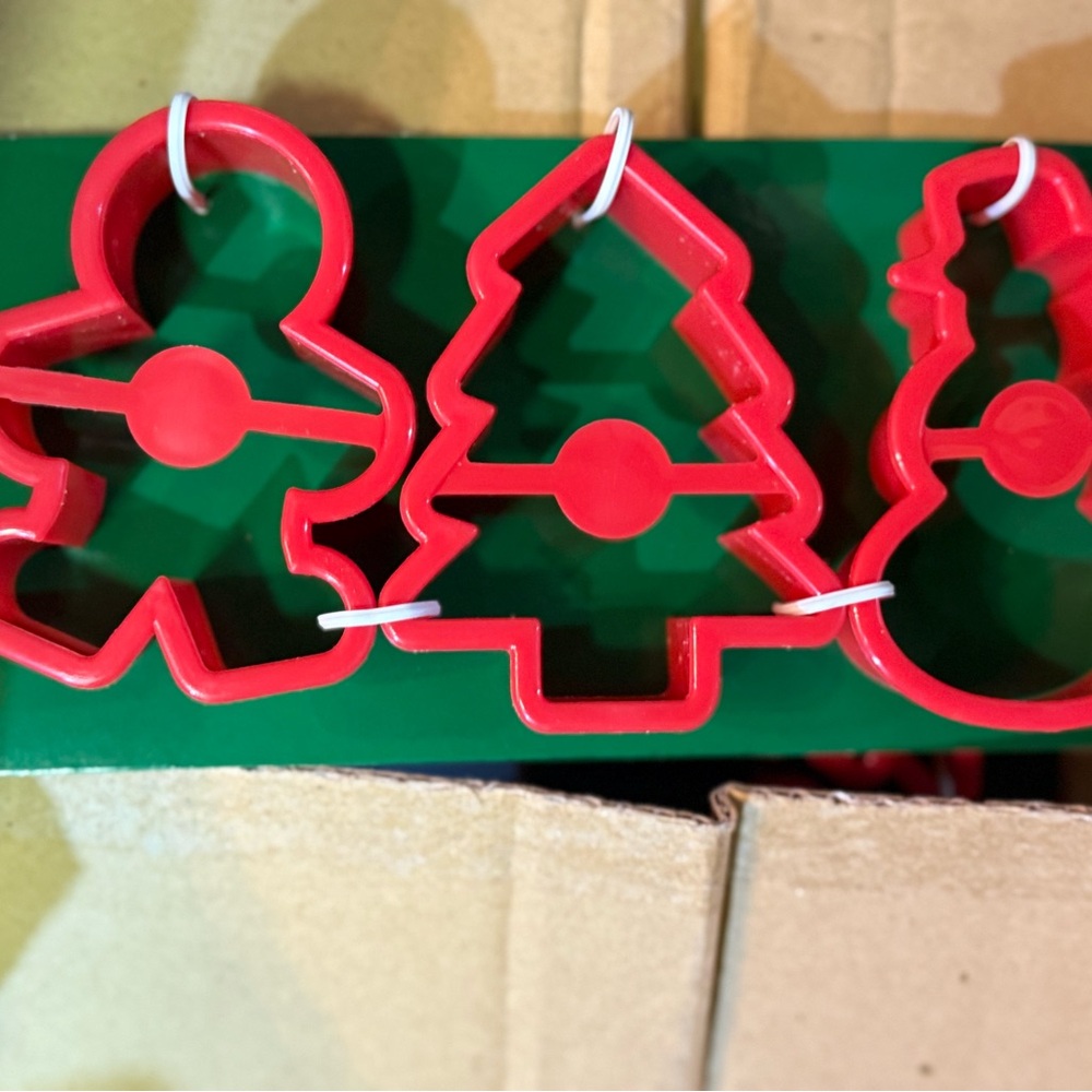 (BRAND NEW) Cookie Cutter Set 10 total / holidays / Christmas